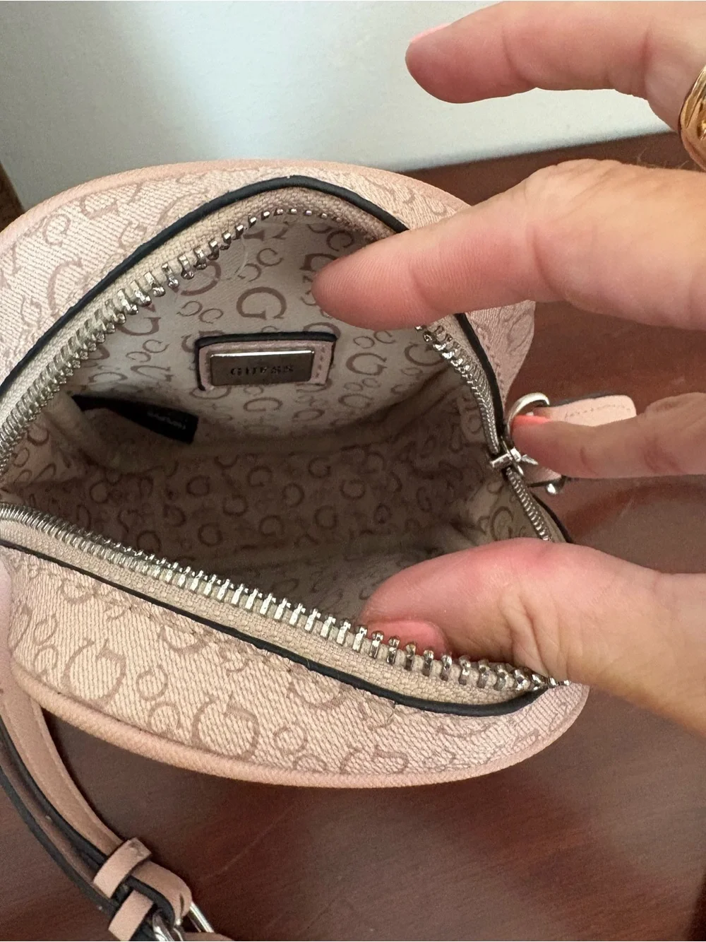 Guess 2 Purse Lot-Mocha/Pink  Oxnard Tote Purse & Pink El Dorado Crossbody Purse
